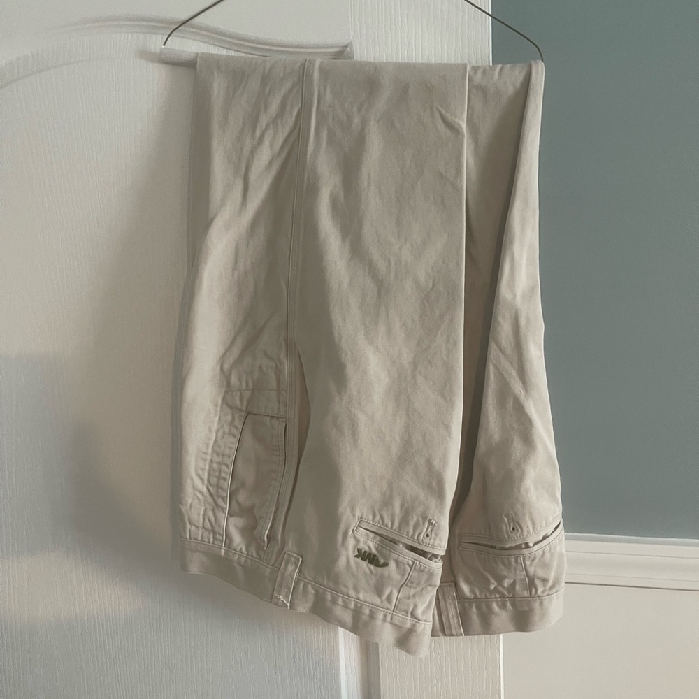 Relaxed Fit Mountain Khakis Barely Worn 40x34